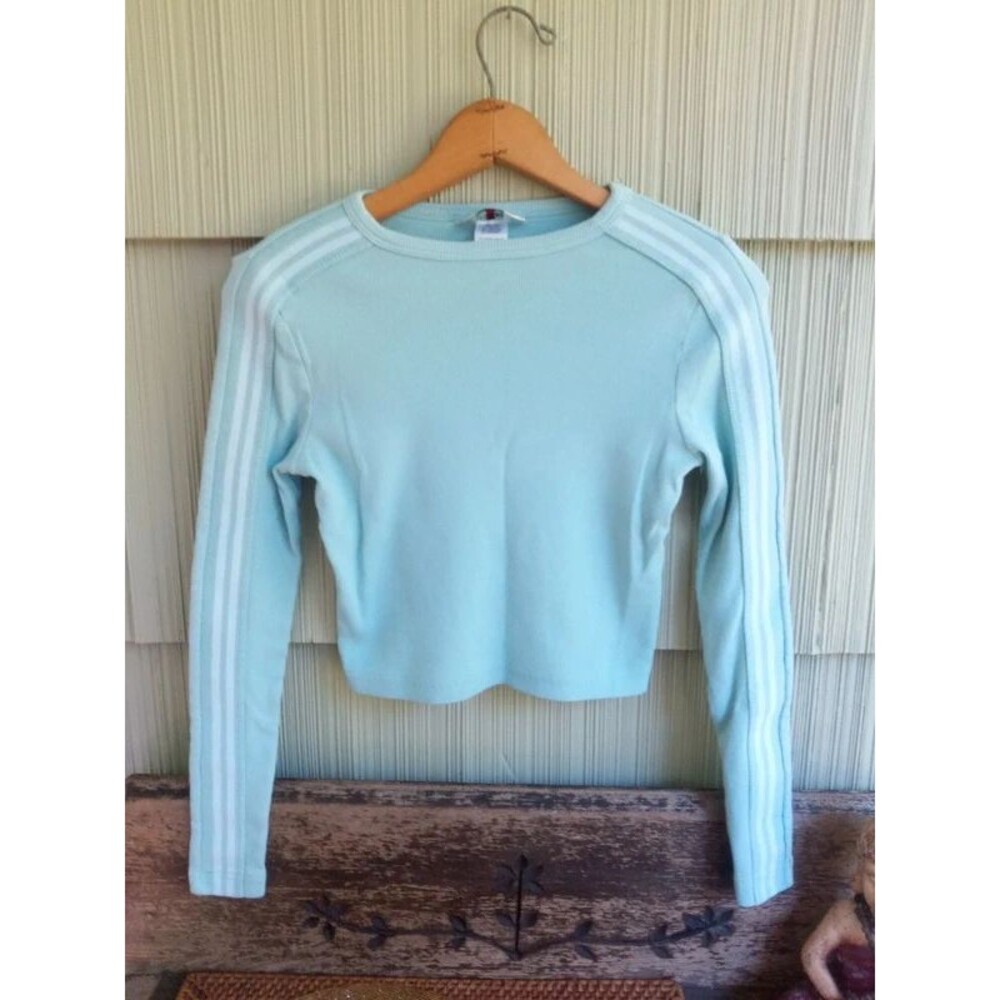 Hard Tail Forever long sleeve Yoga Shirt, cropped medium light blue